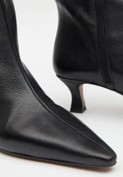 Camila Leather Kitten Heel Knee Boots 14 Camila Leather Kitten Heel Knee Boots -Outlet hush Store 009553 2762 04