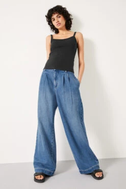 Lya Pleated Wide-Leg Jeans