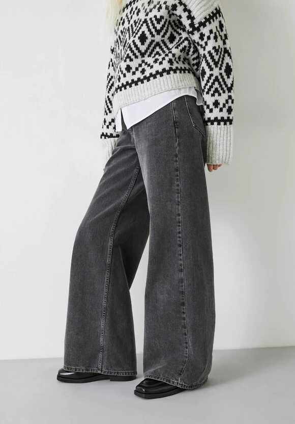 Abi Wide Leg Jeans 4 Abi Wide Leg Jeans - Image 2