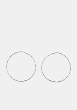 Anais Statement Hammered Hoops
